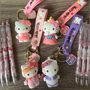 Hello Kitty Keychain and Pen set